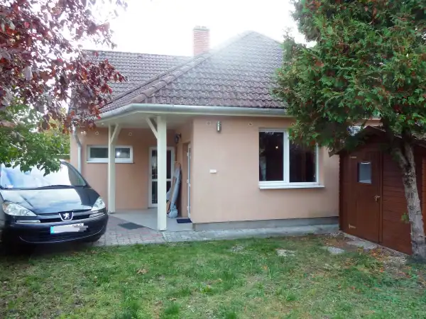 Eladó családi ház, Balatonkenese 2 szoba 67 m² 99 M Ft