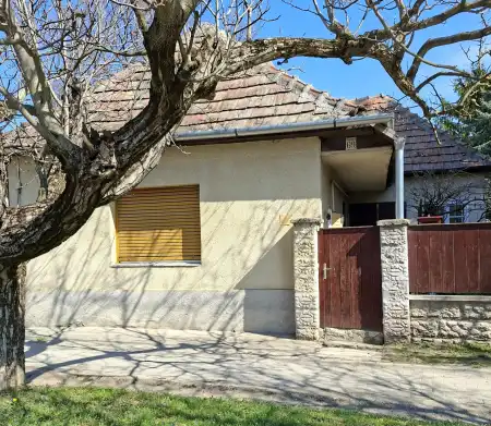 Eladó családi ház, Bicske 3 szoba 114 m² 68 M Ft
