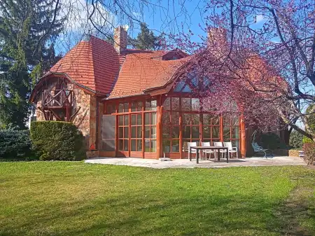 Eladó családi ház, Budapest, XII. kerület 5 szoba 450 m² 560 M Ft