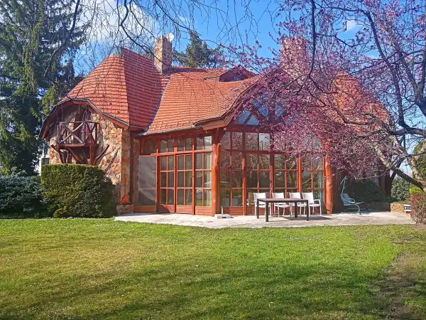 Eladó családi ház, Budapest, XII. kerület 5 szoba 450 m² 495 M Ft
