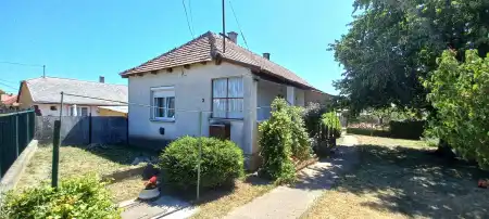 Eladó családi ház, Csákvár 2 szoba 60 m² 38.5 M Ft