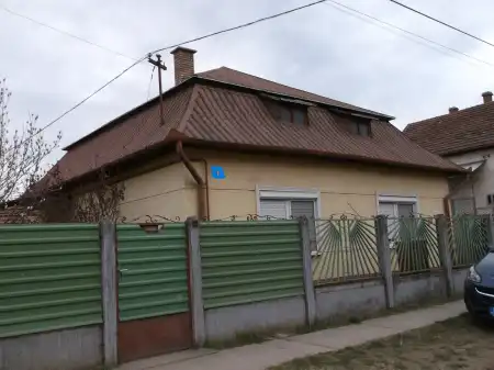 Eladó családi ház, Hajdúhadház 2 szoba 95 m² 29.5 M Ft