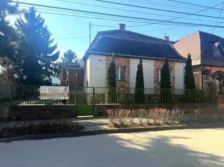 Eladó családi ház, Komárom 2 szoba 60 m² 69.99 M Ft