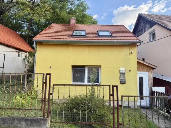 Eladó családi ház, Környe 2 szoba 50 m² 35.99 M Ft