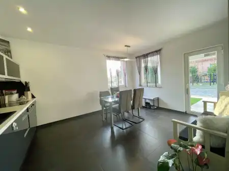 Eladó családi ház, Oroszlány 5+3 szoba 170 m² 108 M Ft