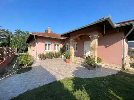 Eladó családi ház, Pilis 4 szoba 168 m² 87 M Ft