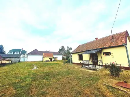 Eladó családi ház, Sarkad 1 szoba 45 m² 5.7 M Ft