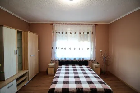 Eladó családi ház, Sarkad 2+1 szoba 100 m² 22.5 M Ft