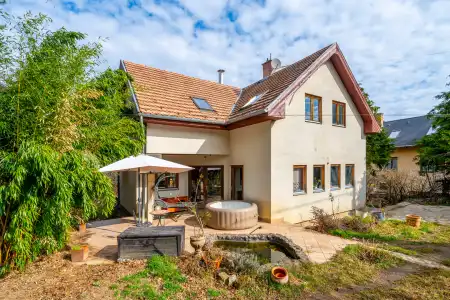 Eladó családi ház, Solymár 5+2 szoba 139 m² 117 M Ft