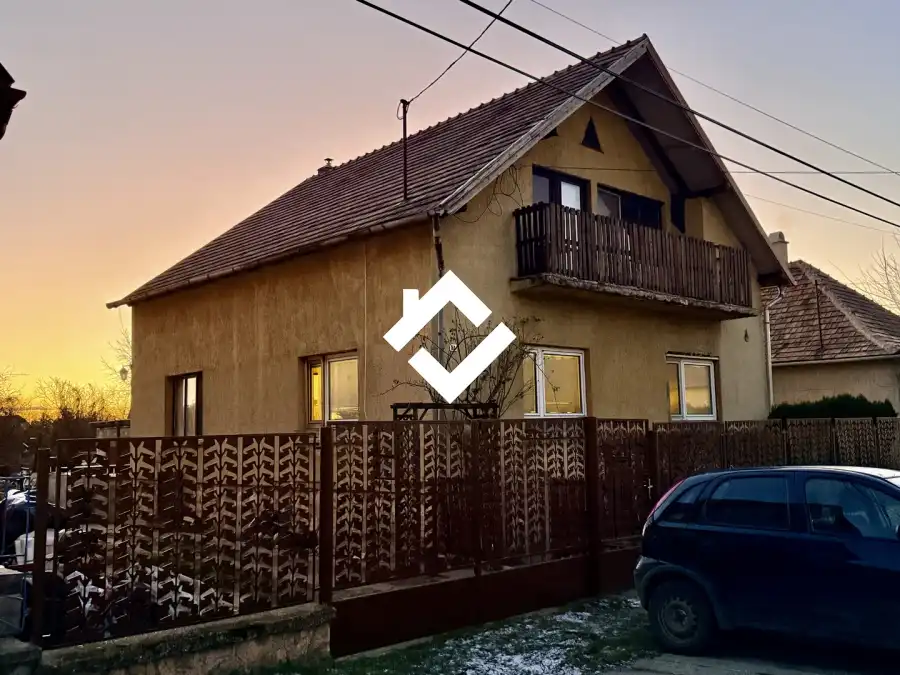 eladó családi ház, Szomód