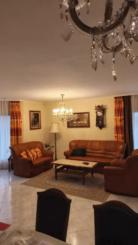 Eladó családi ház, Tök 3 szoba 287 m² 189 M Ft