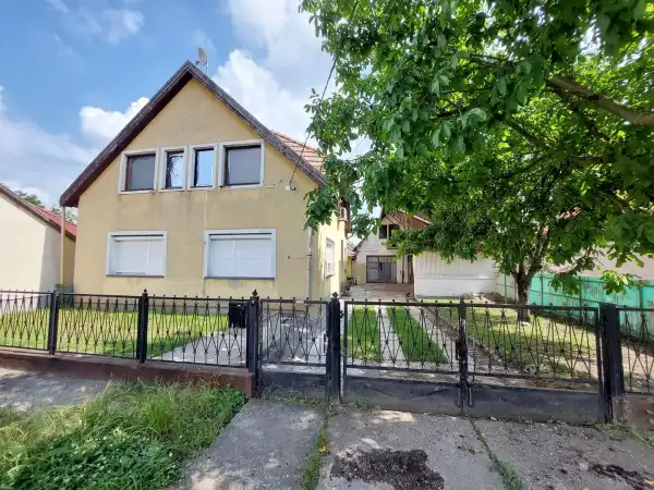 Eladó családi ház, Tököl 5 szoba 192 m² 63.9 M Ft