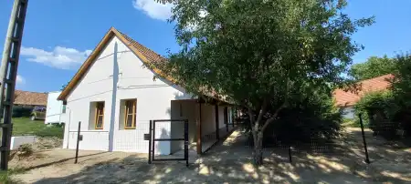 Eladó családi ház, Vértesacsa 3 szoba 60 m² 35 M Ft