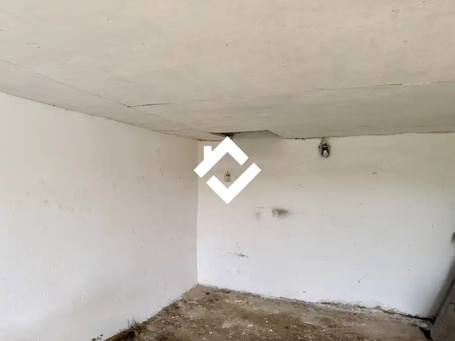 eladó garázs, Oroszlány