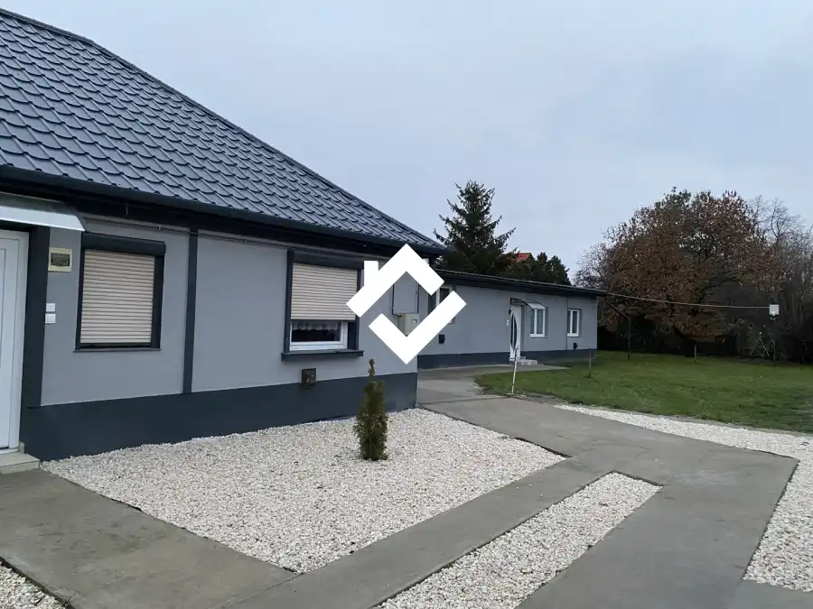 eladó házrész, Albertirsa