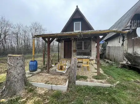 Eladó nyaraló, Kecskéd 1+1 szoba 30 m² 15 M Ft