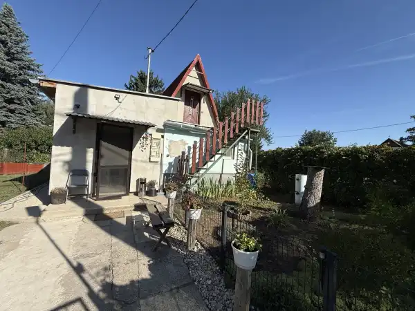 Eladó nyaraló, Oroszlány 2+1 szoba 57 m² 33.5 M Ft