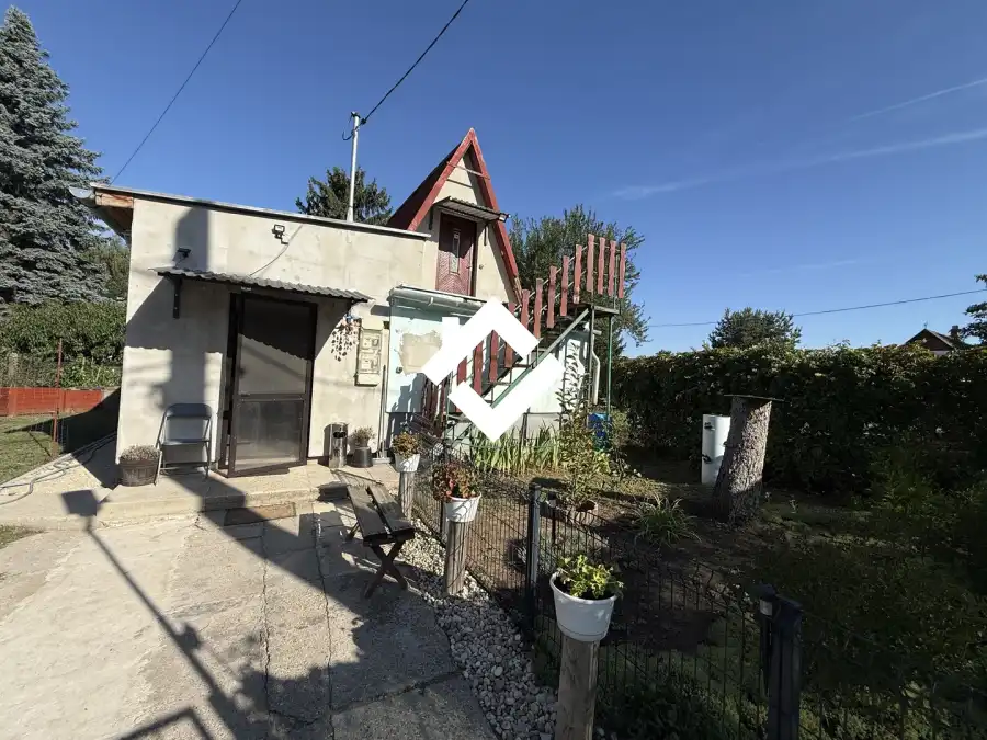 eladó nyaraló, Oroszlány