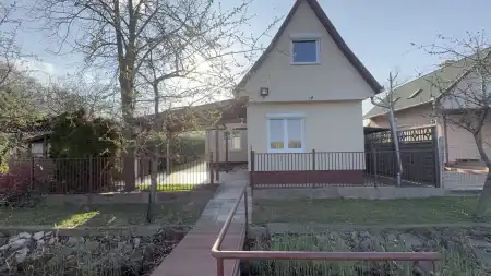 Eladó nyaraló, Szigetbecse 2 szoba 63 m² 94.9 M Ft