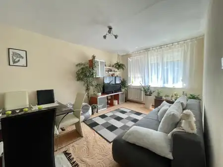 Eladó panellakás, Oroszlány 2 szoba 49 m² 34.9 M Ft