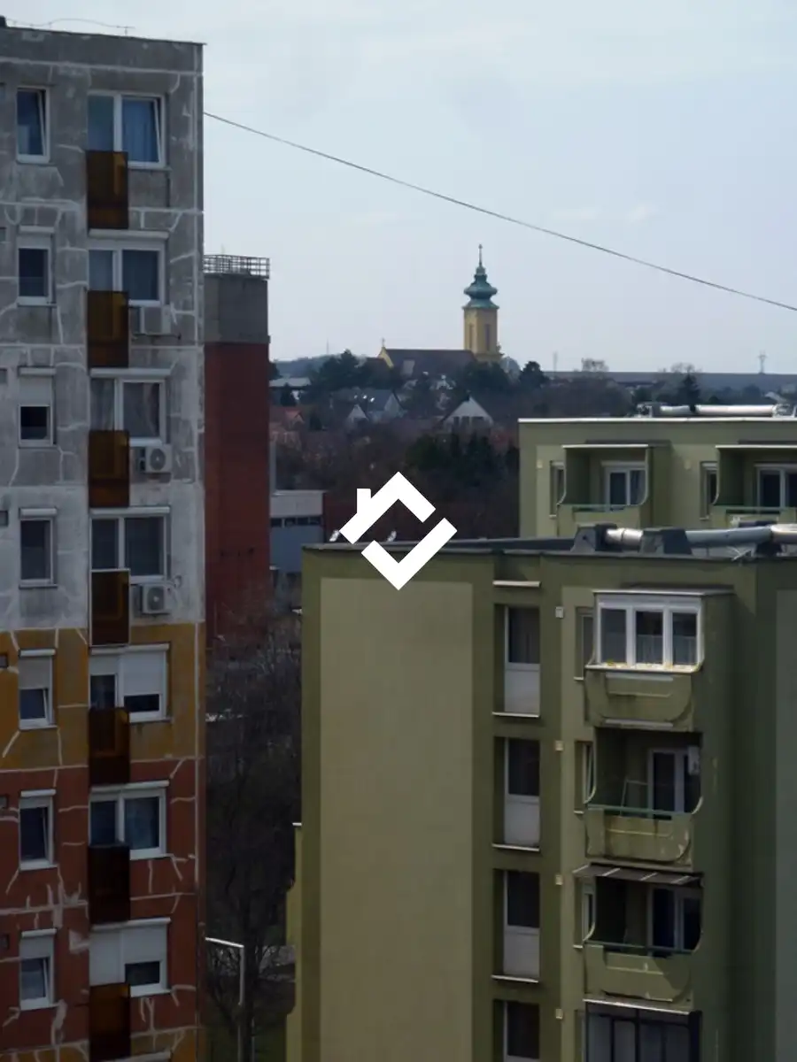 eladó panellakás, Veszprém