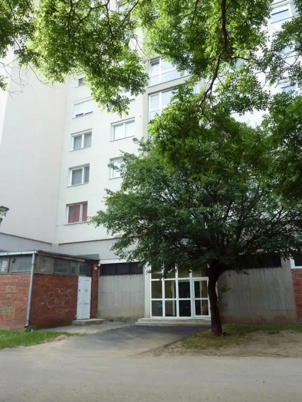 Eladó panellakás, Veszprém 3 szoba 62 m² 55 M Ft