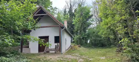 Eladó pince, Vértesboglár 30 m² 6.9 M Ft