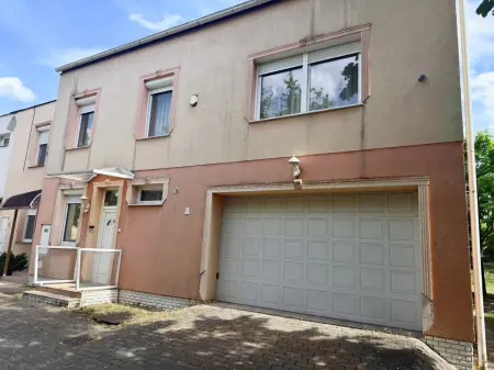 Eladó sorház, Tatabánya 5 szoba 180 m² 124.9 M Ft