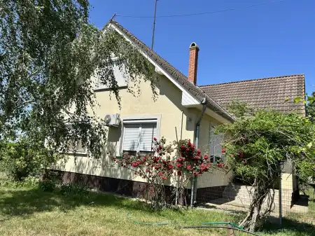 Eladó tanya, Lajosmizse 3 szoba 225 m² 208.9 M Ft Eladó tanya, Lajosmizse 3 szoba 225 m² 208.9 M Ft