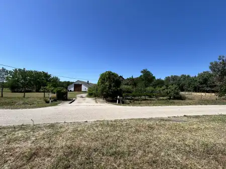 Eladó tanya, Lajosmizse 6 szoba 289 m² 190 M Ft