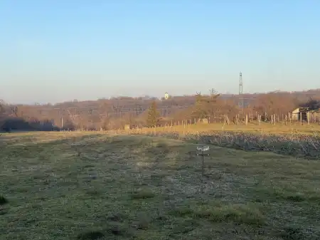 Eladó tanya, Oroszlány 3.1 M Ft
