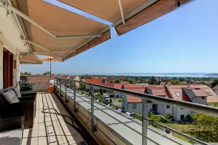 Eladó téglalakás, Balatonfüred 2 szoba 90 m² 225 M Ft