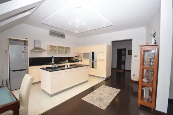 Eladó téglalakás, Budapest, V. kerület 3 szoba 150 m² 230 M Ft