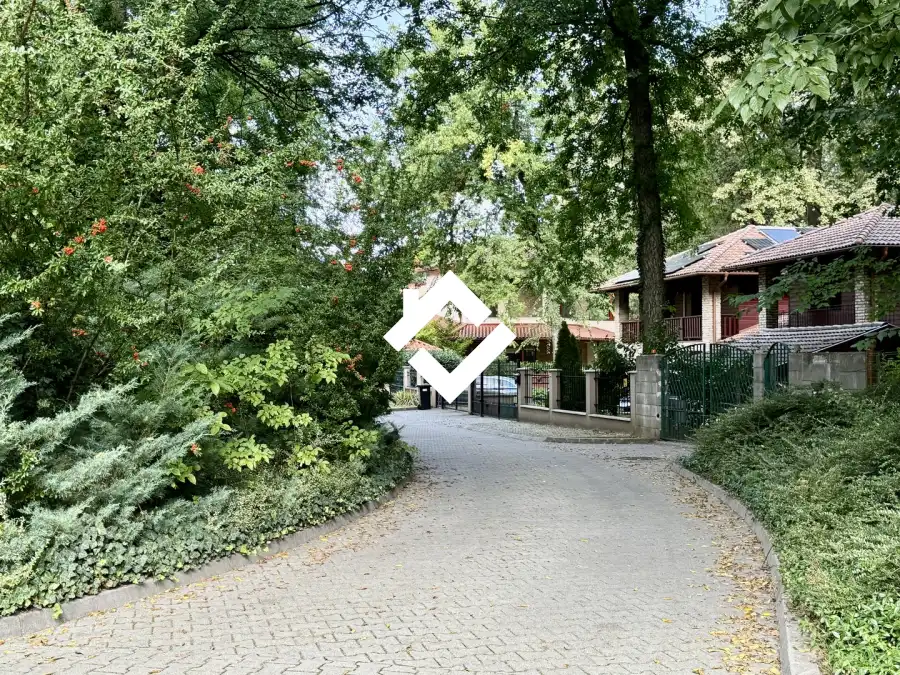 eladó téglalakás, Fót