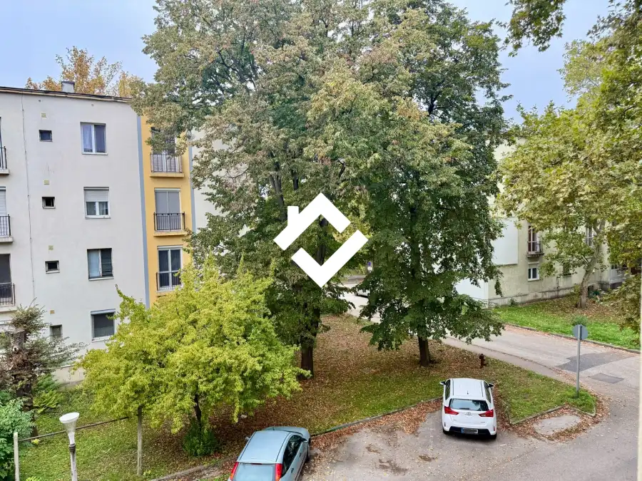 eladó téglalakás, Tatabánya