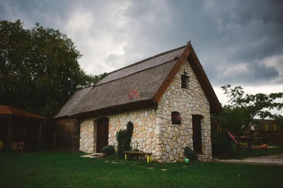 eladó új építésű iroda, Taksony