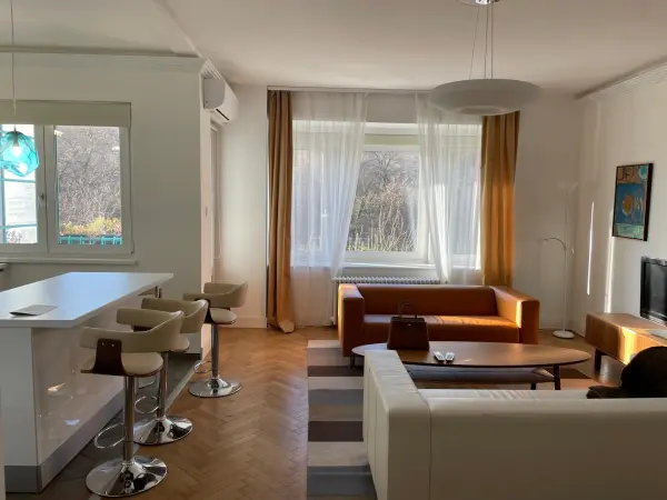 Kiadó téglalakás, Budapest, I. kerület 3 szoba 105 m² 368 E Ft/hó