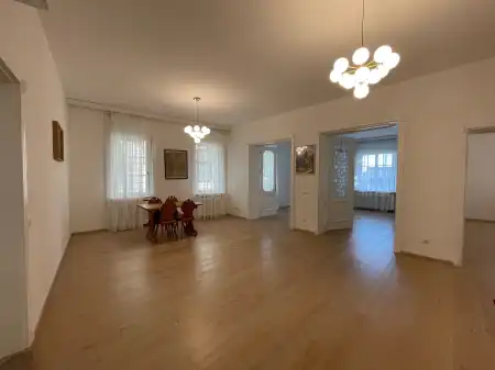 Kiadó téglalakás, Budapest, I. kerület 4 szoba 135 m² 1.55 M Ft/hó Kiadó téglalakás, Budapest, I. kerület 4 szoba 135 m² 1.55 M Ft/hó