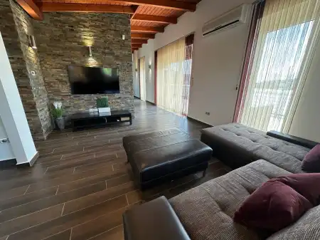 Kiadó téglalakás, Budapest, III. kerület 3 szoba 90 m² 927 E Ft/hó
