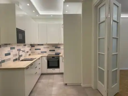 Kiadó téglalakás, Budapest, V. kerület 2+1 szoba 60 m² 350 E Ft/hó