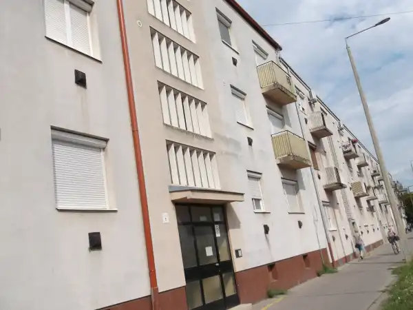 Kiadó téglalakás, Hajdúböszörmény 1 szoba 36 m² 130 E Ft/hó